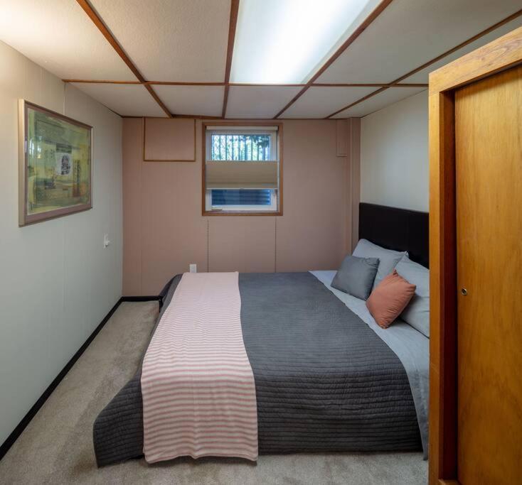 Вилла Seaview Hideaway Heated Floors, Free Parking Сиэтл Экстерьер фото